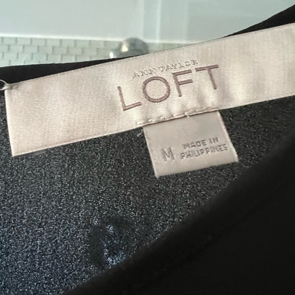 Ann Taylor Loft Lightweight Black Blouse with lace sleeves Size M - Picture 4 of 6